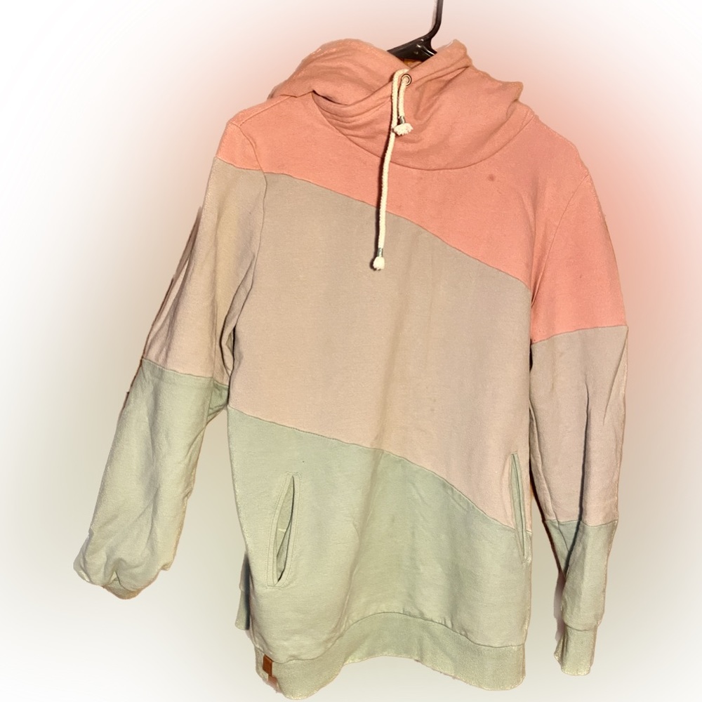 AMPERSAND AVENUE SINGLEHOOD SWEATSHIRT.